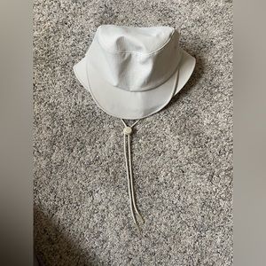 Lululemon Wide Brim Bucket Hat With Strap White Opal Size M/L